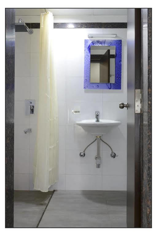 Oyo 710 Hotel Kshitij Pune Luaran gambar