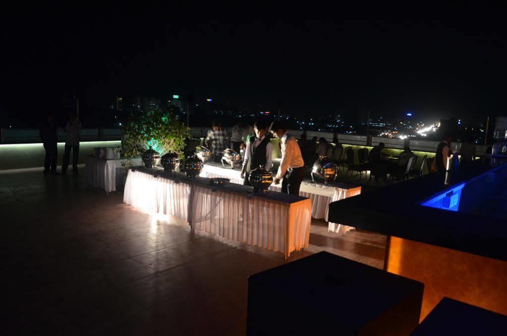 Oyo 710 Hotel Kshitij Pune Luaran gambar