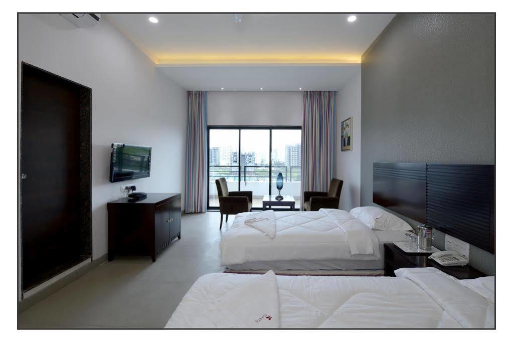 Oyo 710 Hotel Kshitij Pune Luaran gambar