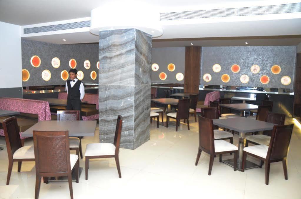 Oyo 710 Hotel Kshitij Pune Luaran gambar